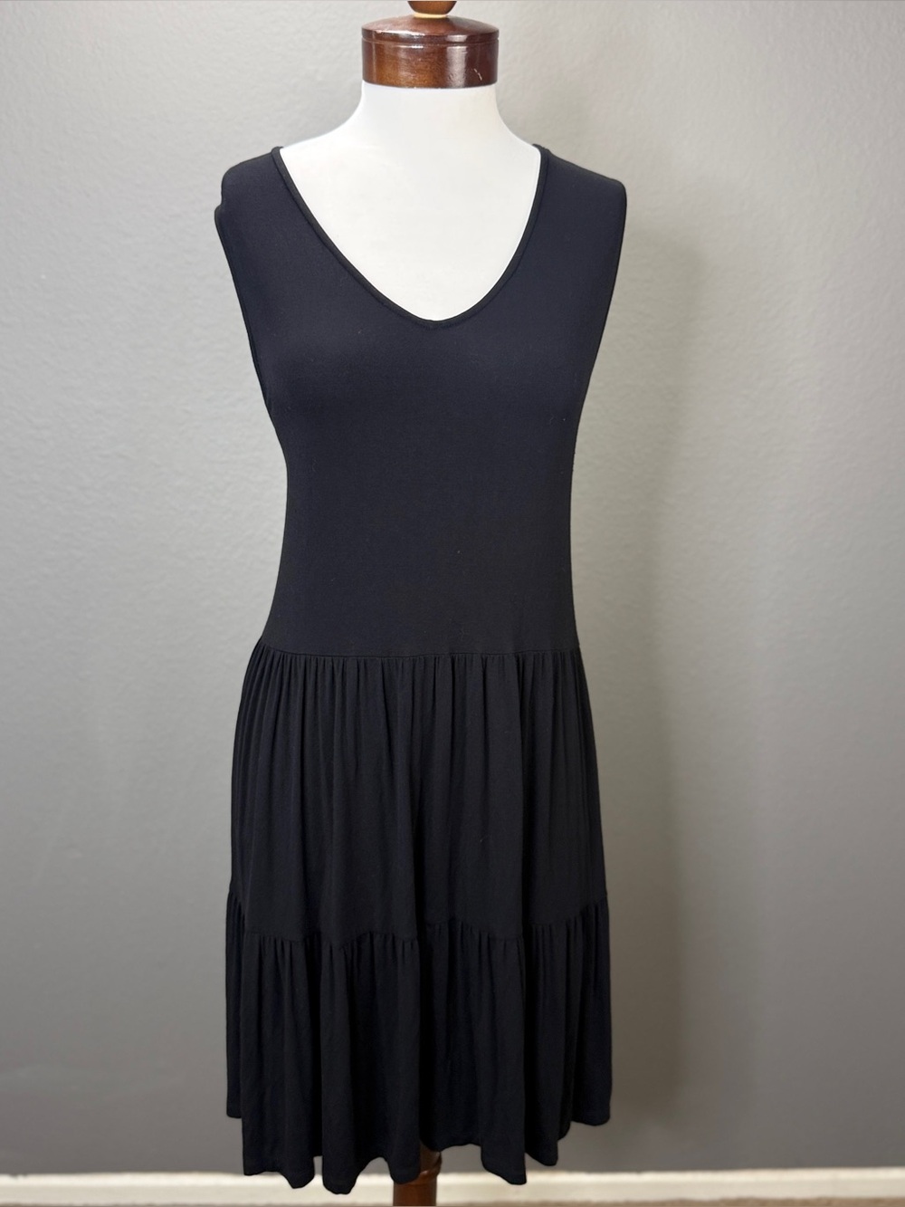 Nicole Miller New York V-Neck Tiered Relaxed Fit Dress Sz XL Casual Minimalist